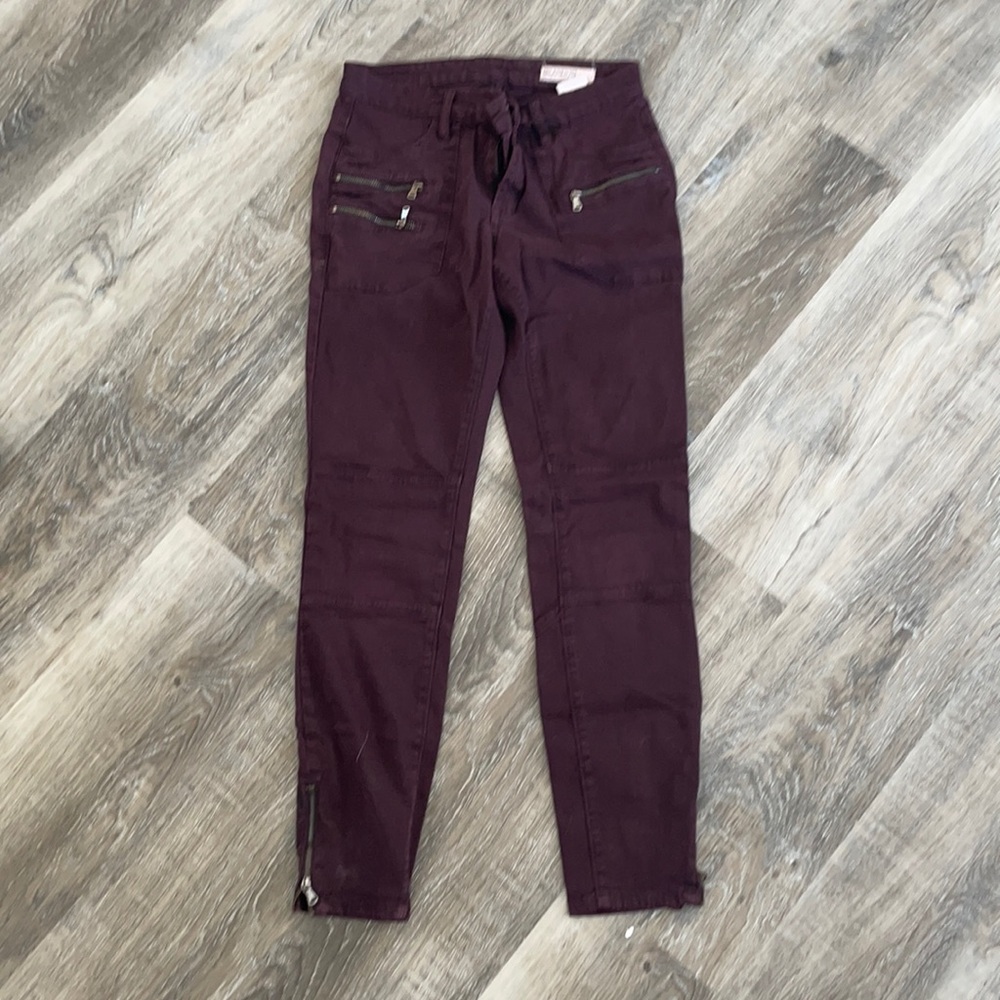 Maroon skinny Jean, zipper ankle